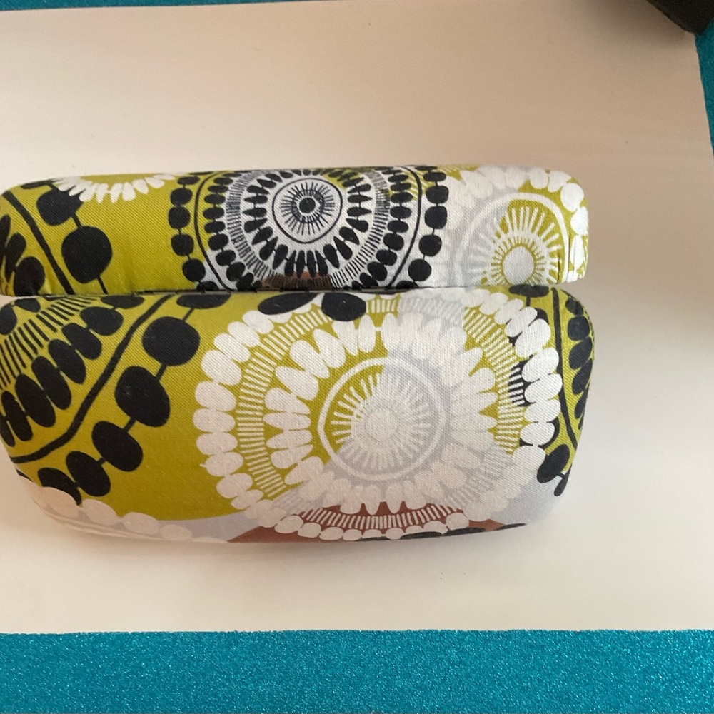 Vera Bradley Eye Glass Case - Picture 3 of 4